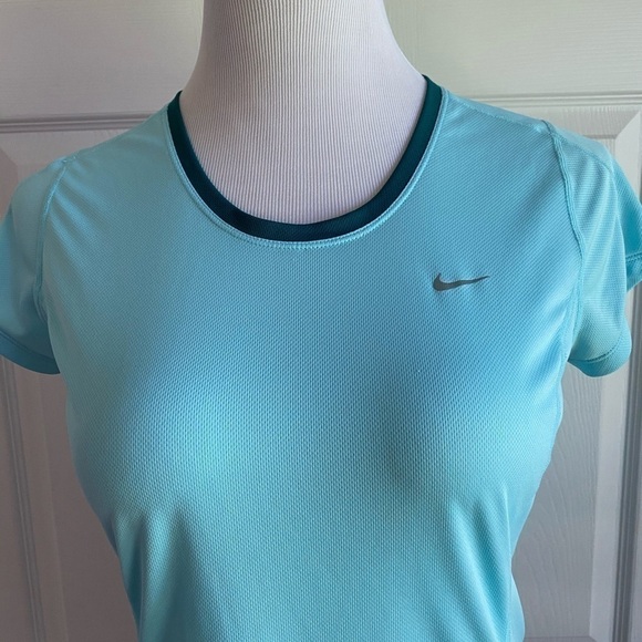 Nike Dri-fit running shirt - Picture 4 of 7